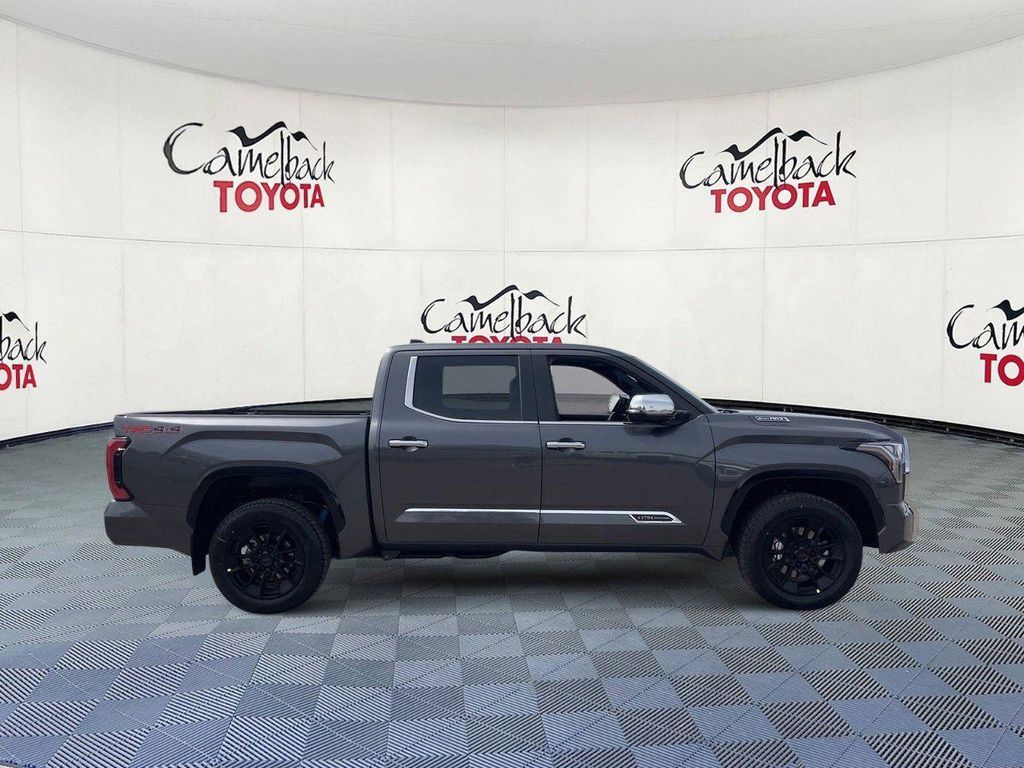 TOYOTA TUNDRA - 8