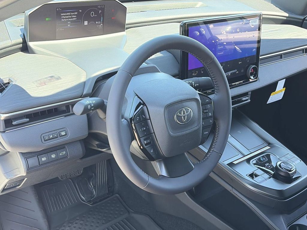 صورة 10 لـ 2026 Toyota C-HR SE
