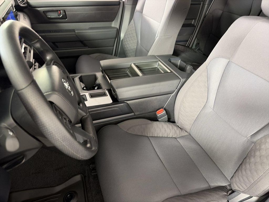 2026 Toyota TUNDRA SR — миниатюра 19