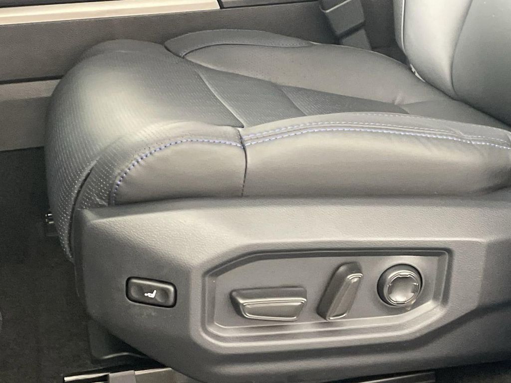 2026 Toyota TUNDRA PLATINUM — миниатюра 20