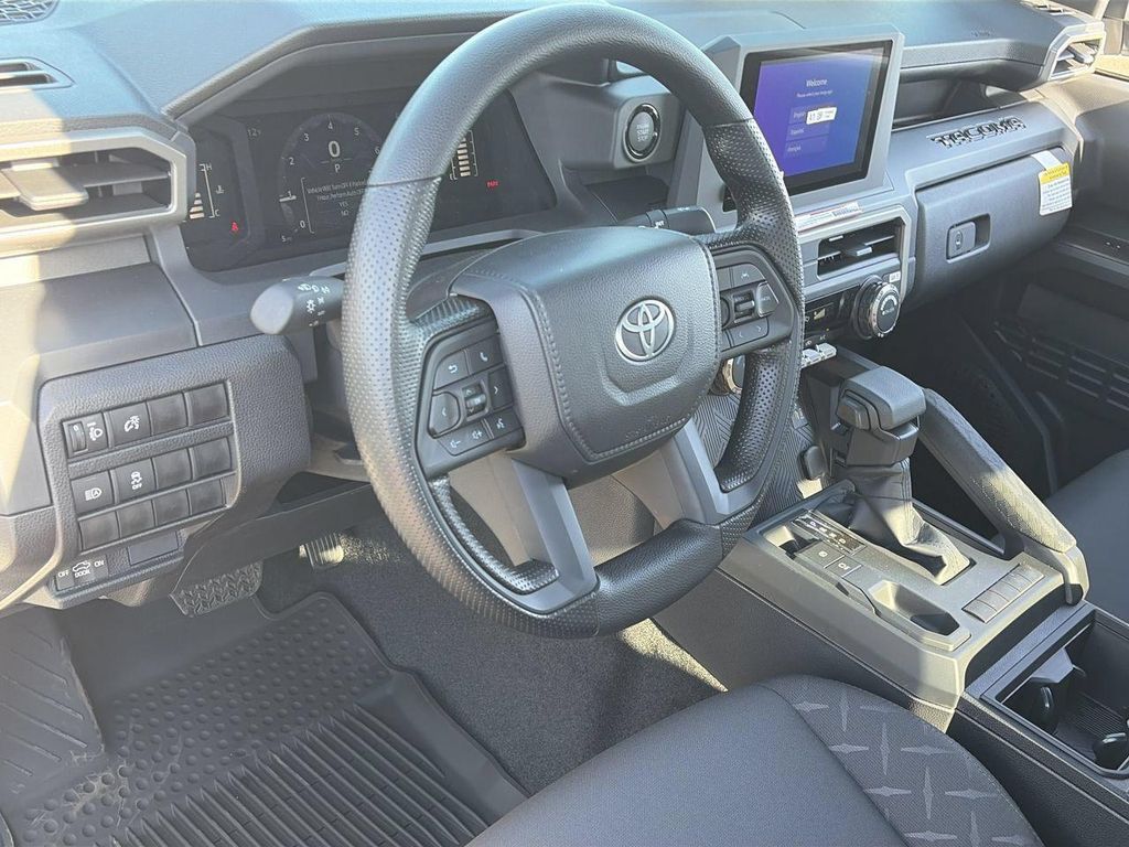2026 Toyota TACOMA SR — миниатюра 11