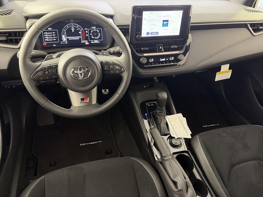 صورة 20 لـ 2026 Toyota GR COROLLA BASE