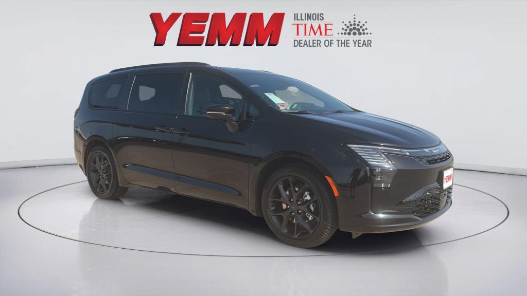 New 2027 Chrysler Pacifica LIMITED
