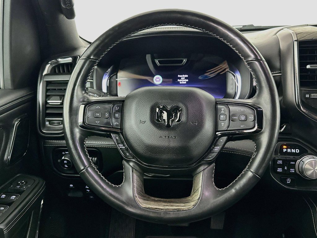 صورة مصغرة 15 لـ 2025 RAM 1500 LIMITED