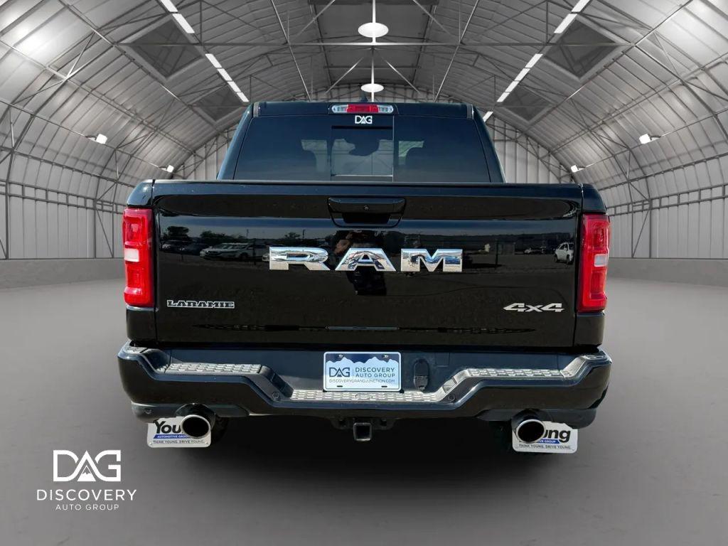 2026 RAM 1500 LARAMIE — фото 4