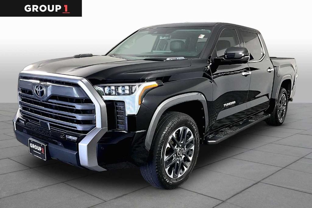 TOYOTA TUNDRA - 1