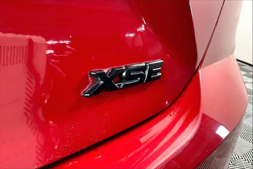 TOYOTA CAMRY XSE - 10