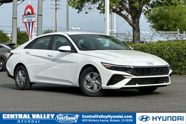 New 2026 Hyundai ELANTRA SE