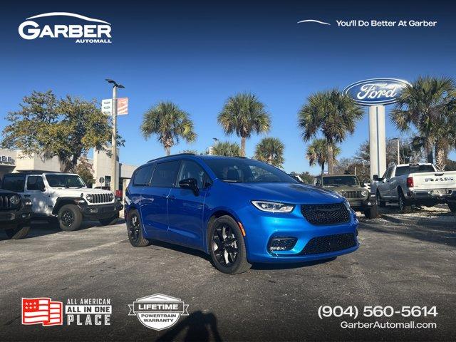 New 2026 Chrysler Pacifica Limited