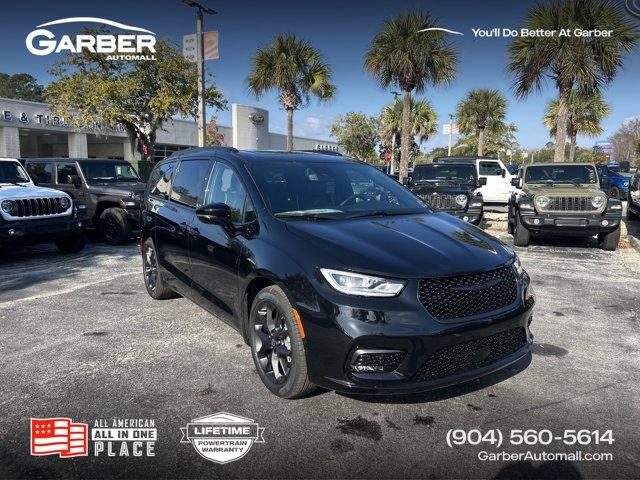 New 2026 Chrysler Pacifica Limited