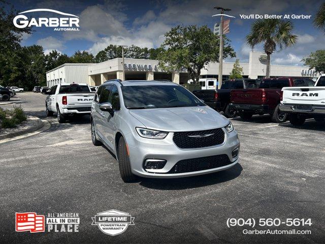 New 2026 Chrysler Pacifica Pinnacle
