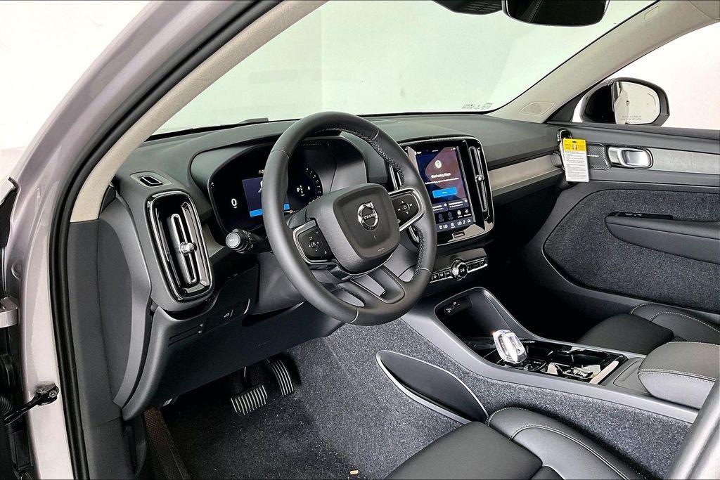 صورة مصغرة 23 لـ 2026 Volvo XC40 B5 PLUS