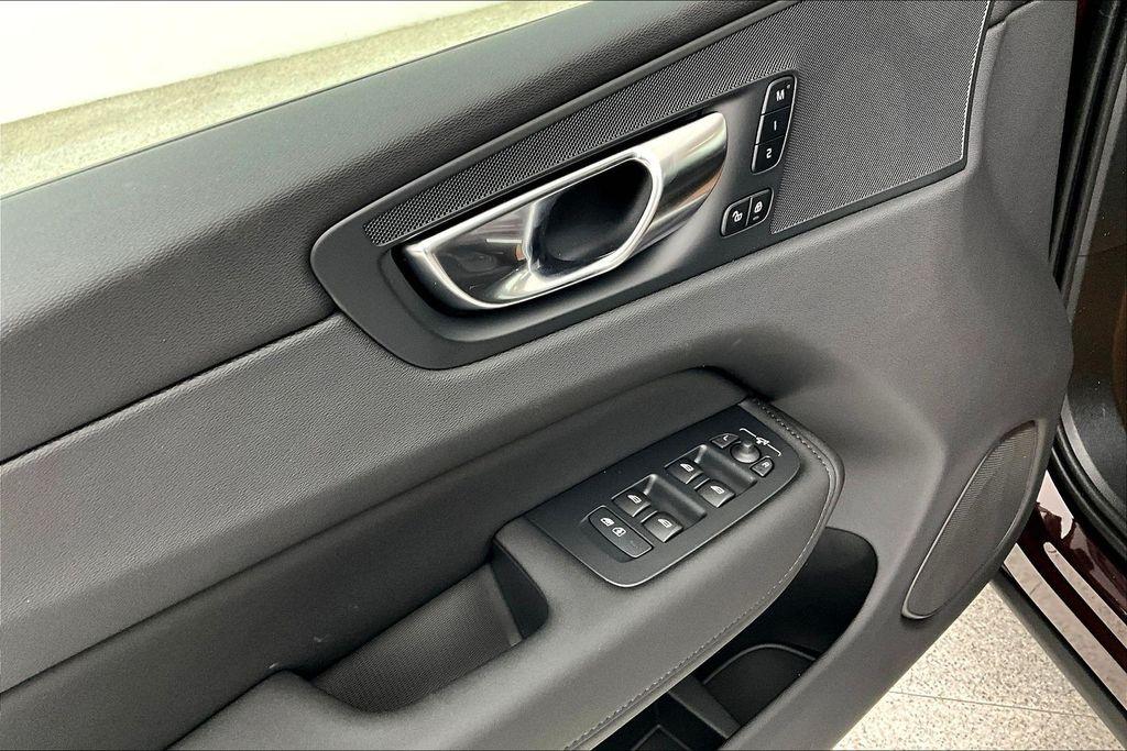 صورة مصغرة 15 لـ 2026 Volvo XC60 B5 CORE