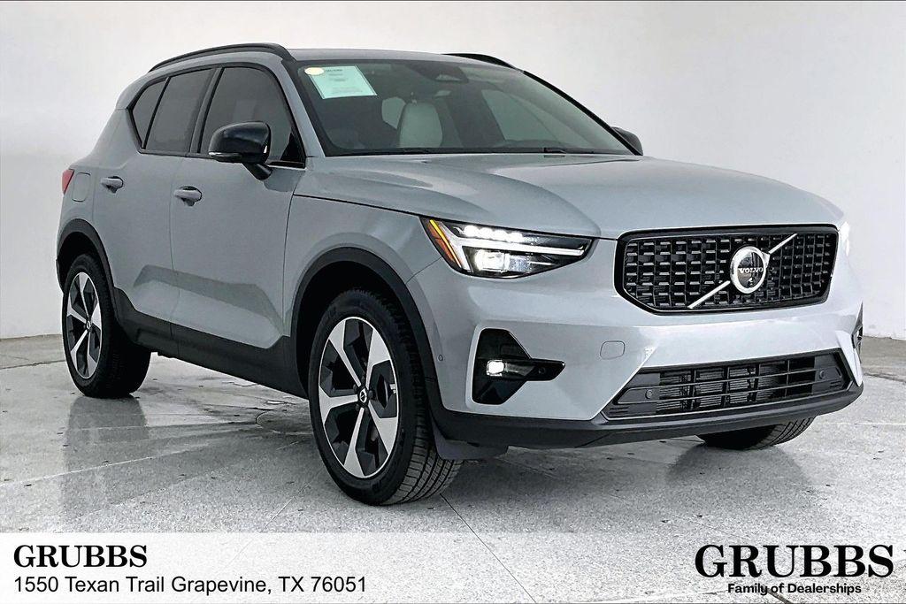 صورة 1 لـ 2026 Volvo XC40 B5 PLUS