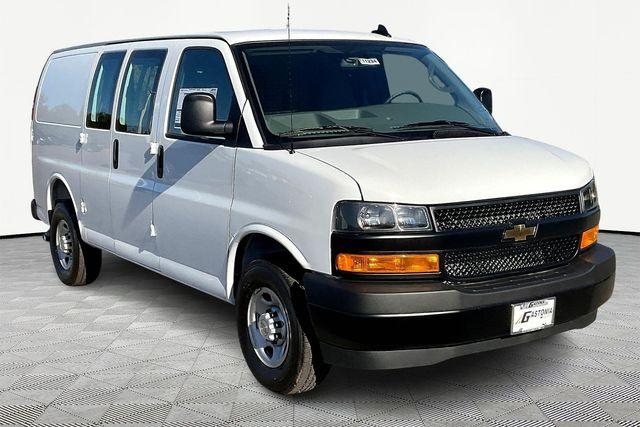 New 2025 Chevrolet Express 2500 Work Van