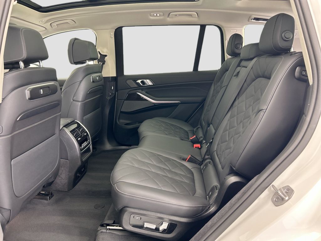 صورة مصغرة 20 لـ 2026 BMW X7 XDRIVE40I