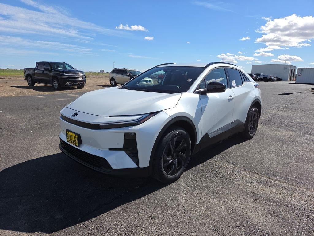 New 2026 Toyota C-HR SE