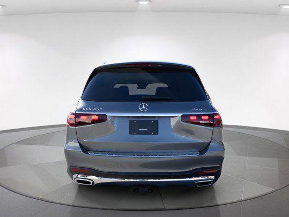 2026 Mercedes-BENZ GLS — фото 8
