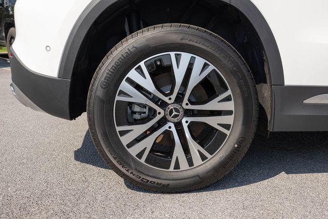 MERCEDES-BENZ GLA - 10