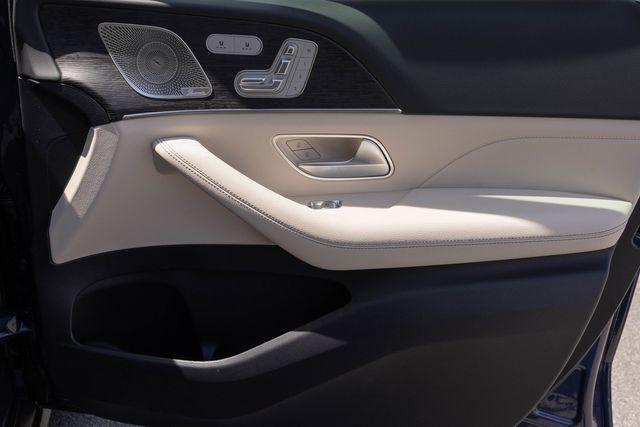 2026 Mercedes-BENZ GLE — миниатюра 20