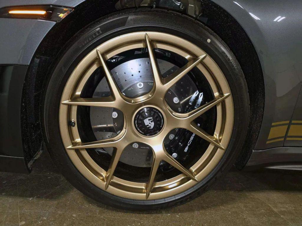 صورة مصغرة 38 لـ 2026 Porsche 911 GT3 W/TOURING PACKAGE