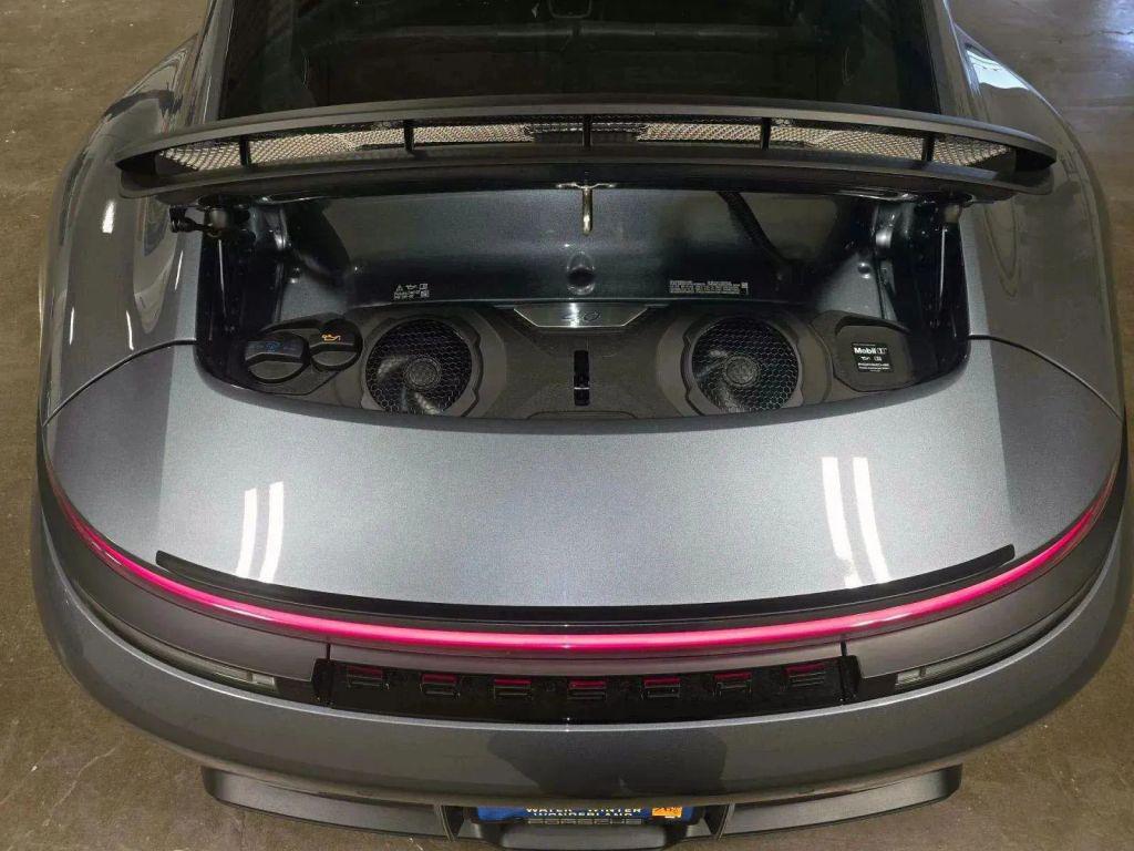 صورة مصغرة 32 لـ 2026 Porsche 911 GT3 W/TOURING PACKAGE