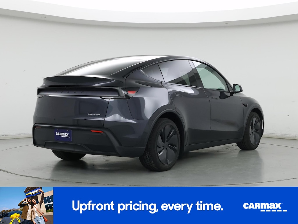 TESLA MODEL Y LONG RANGE - 10
