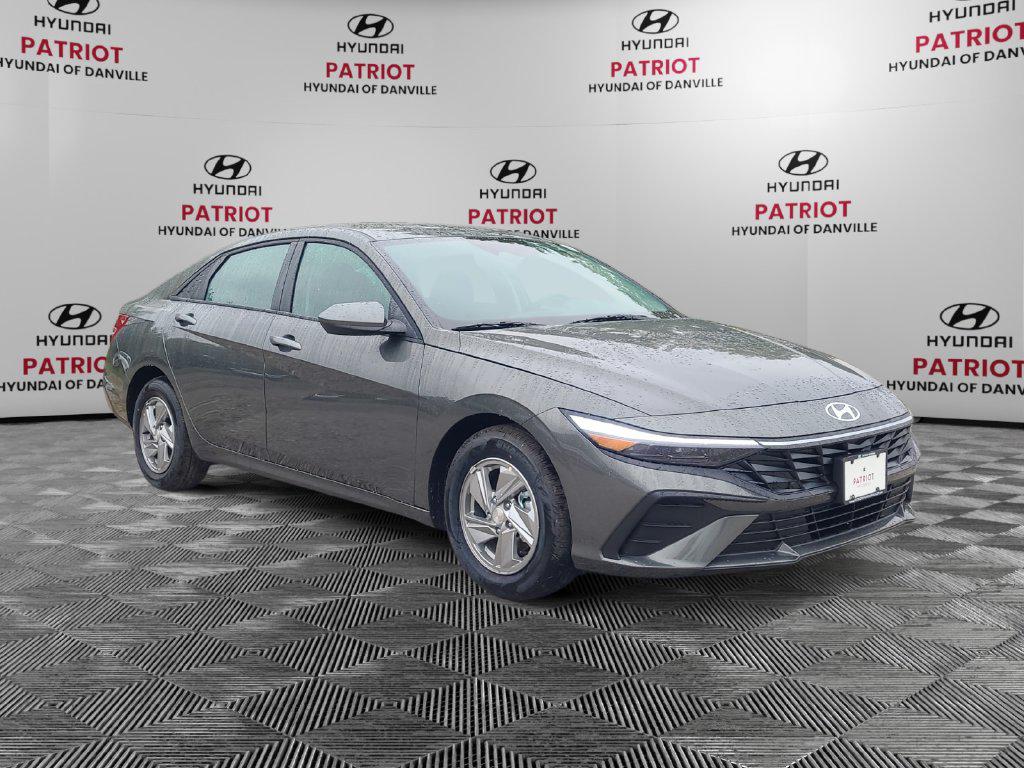 New 2026 Hyundai ELANTRA SE