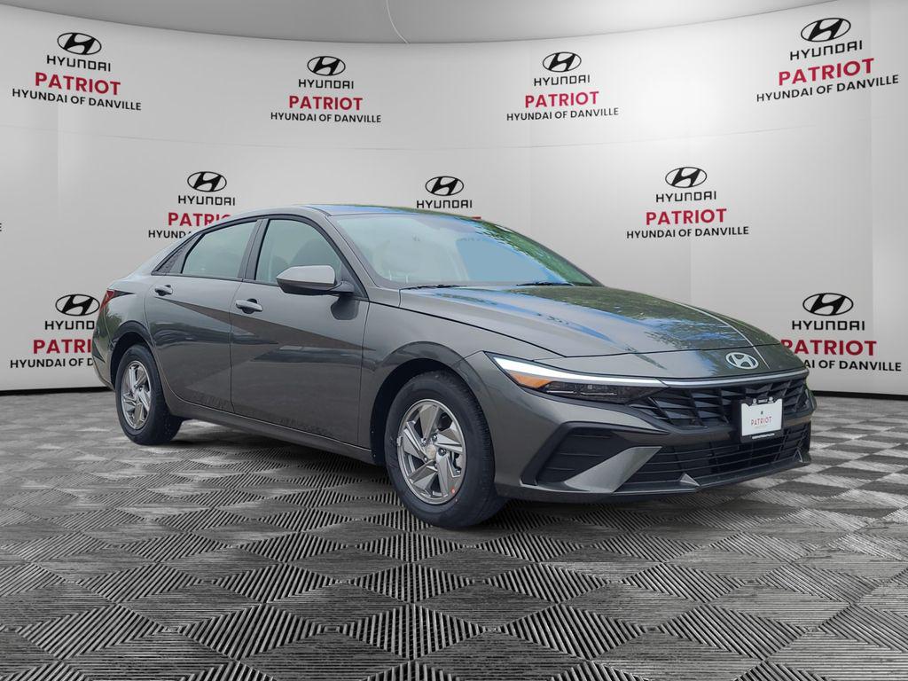 New 2026 Hyundai ELANTRA SE