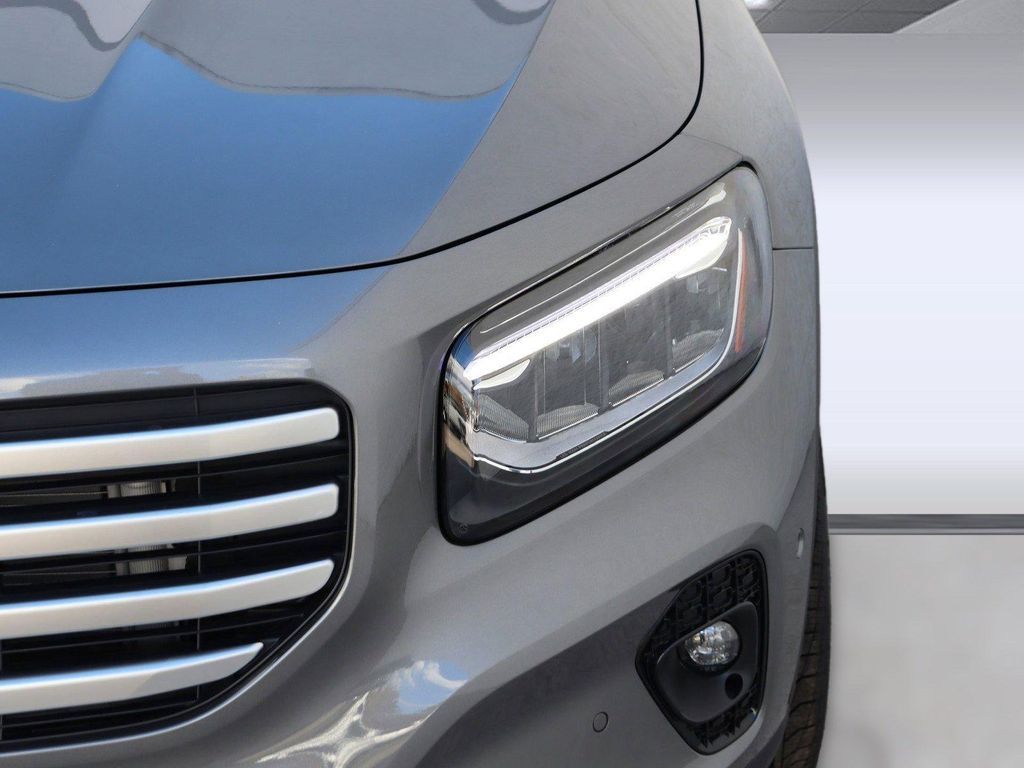 صورة 9 لـ 2025 Mercedes-BENZ GLB