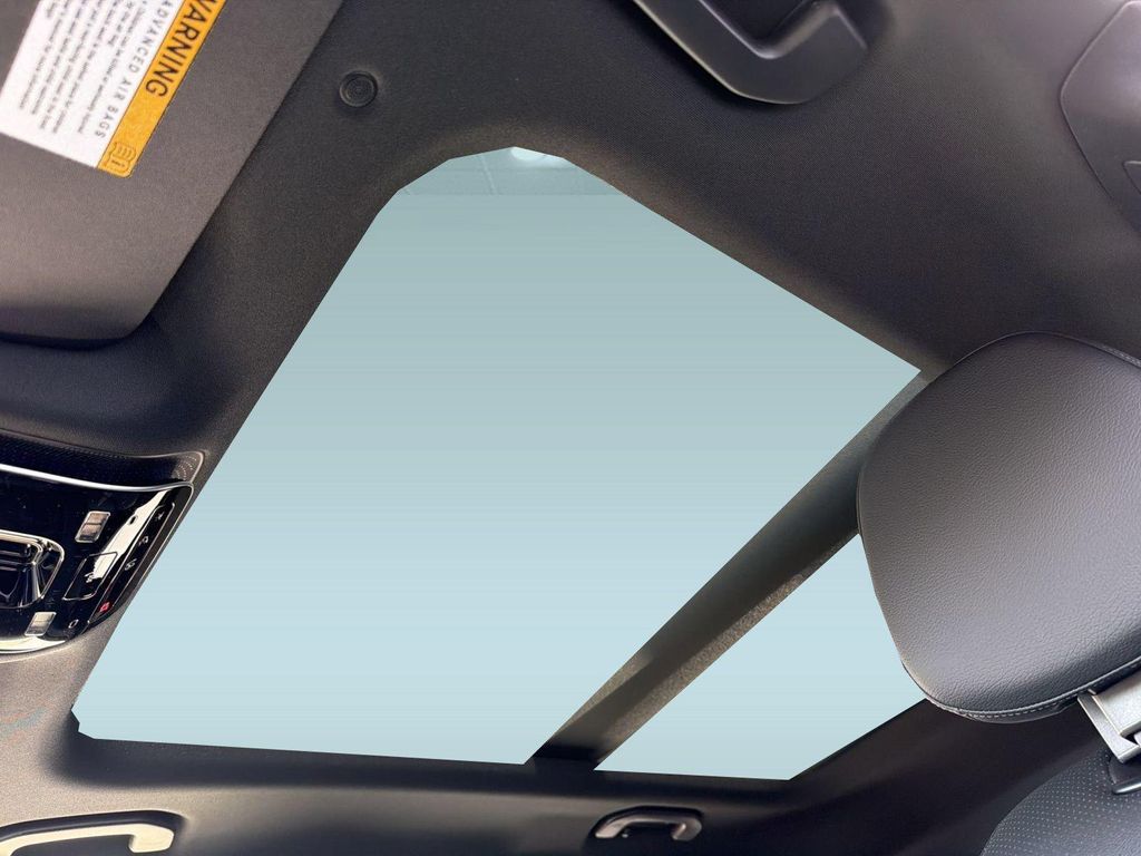 2026 Mercedes-BENZ GLC thumbnail 24