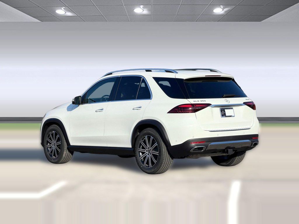 2026 Mercedes-BENZ GLE — миниатюра 3
