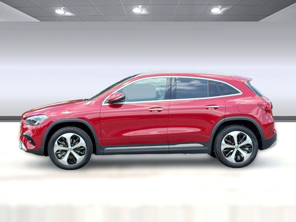 2026 Mercedes-BENZ GLA — фото 2