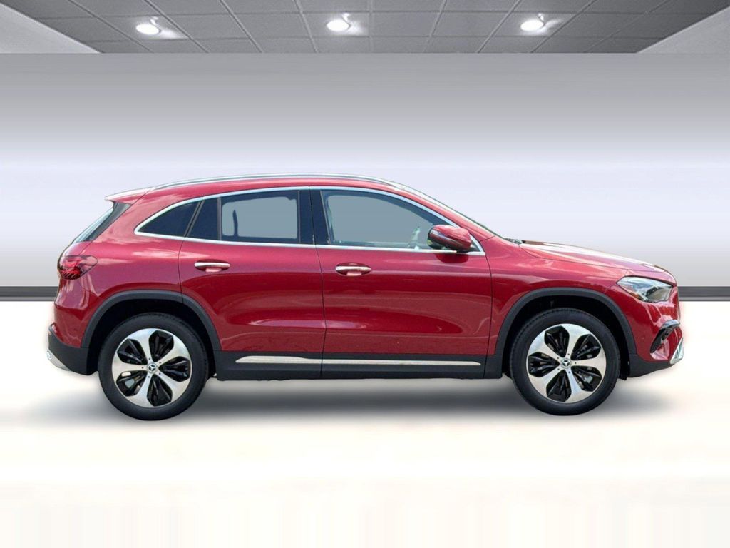 2026 Mercedes-BENZ GLA — фото 8