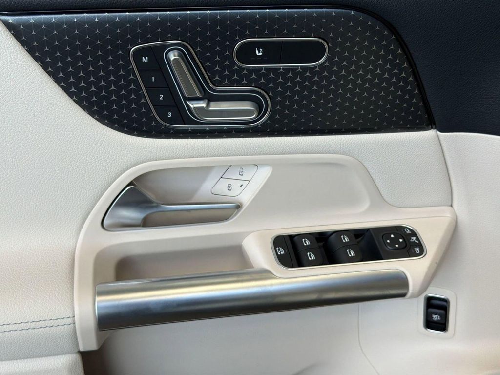 2026 Mercedes-BENZ GLA 缩略图 13