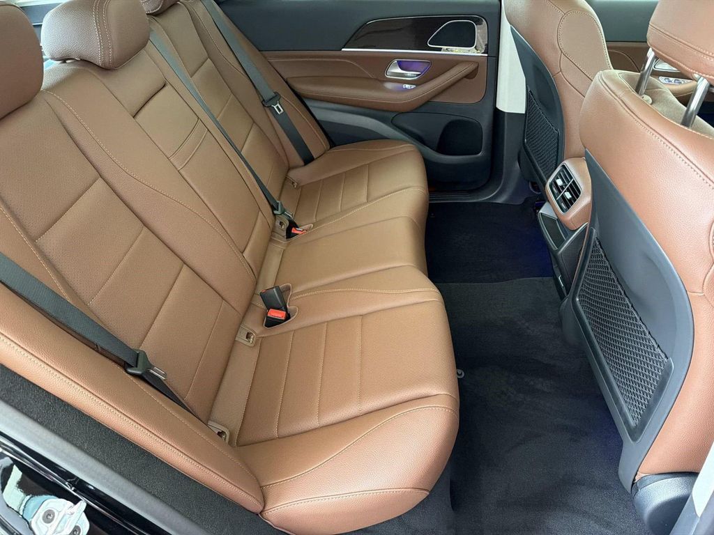 2026 Mercedes-BENZ GLE — миниатюра 30