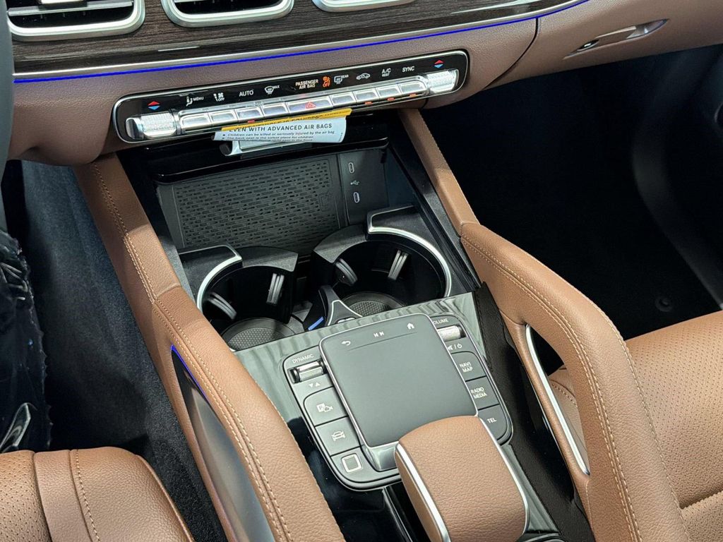 2026 Mercedes-BENZ GLE — миниатюра 18
