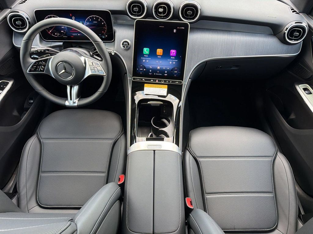 2026 Mercedes-BENZ GLC — миниатюра 16