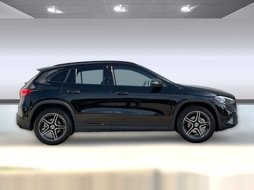 2026 Mercedes-BENZ GLA 照片 8
