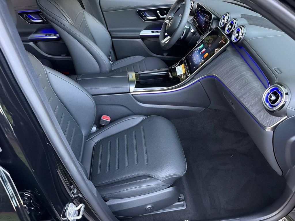 2026 Mercedes-BENZ GLC — миниатюра 24