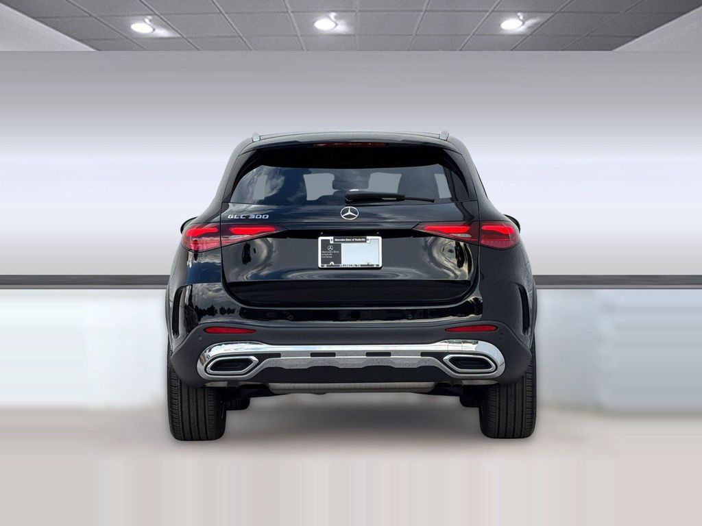 2026 Mercedes-BENZ GLC — фото 10