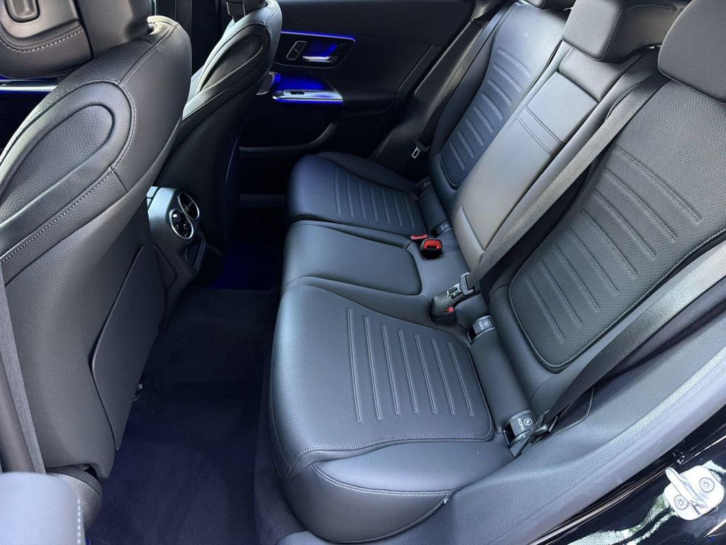 2026 Mercedes-BENZ GLC — миниатюра 22