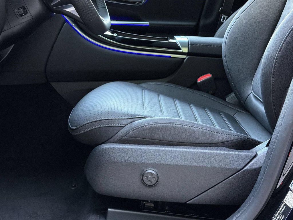 2026 Mercedes-BENZ GLC — миниатюра 15