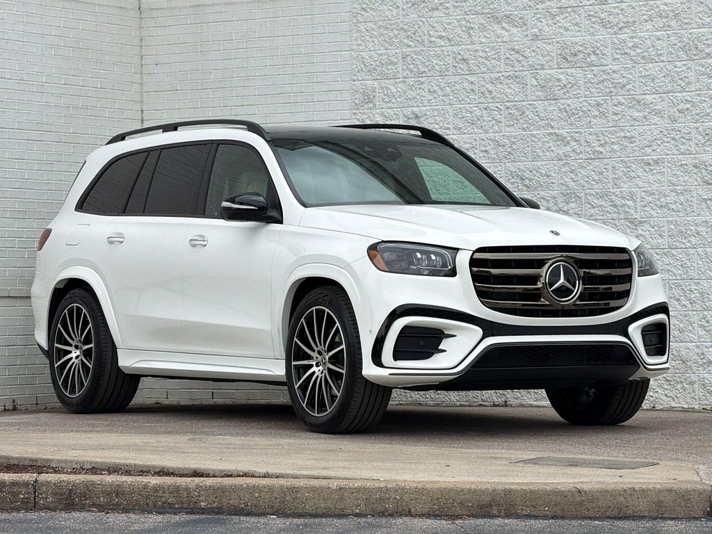 2026 Mercedes-BENZ GLS — фото 6