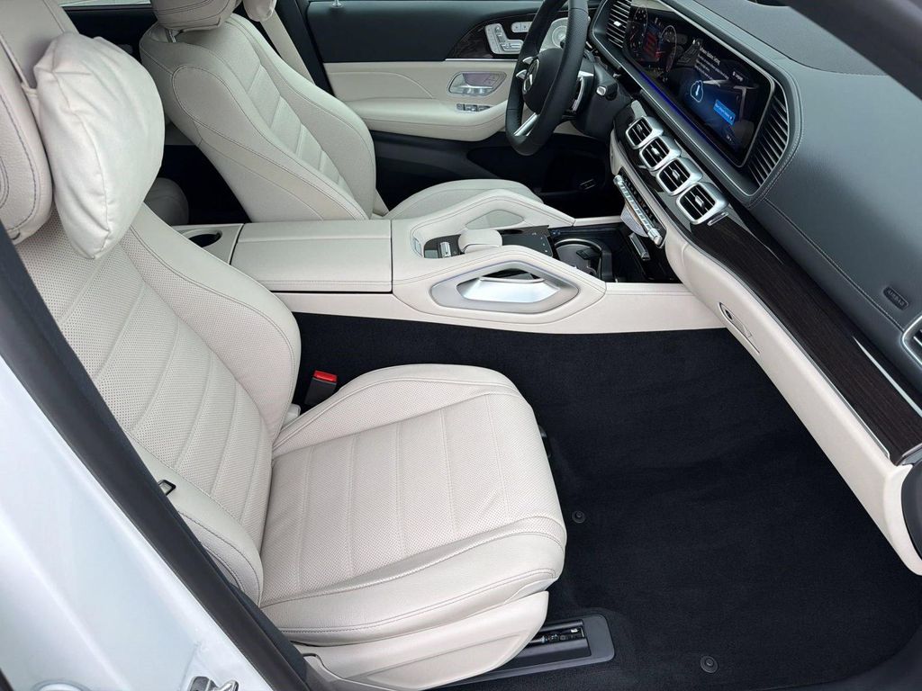 2026 Mercedes-BENZ GLS 缩略图 30
