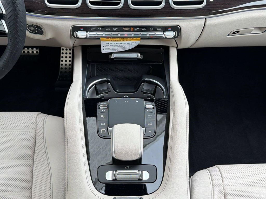 2026 Mercedes-BENZ GLS 缩略图 18
