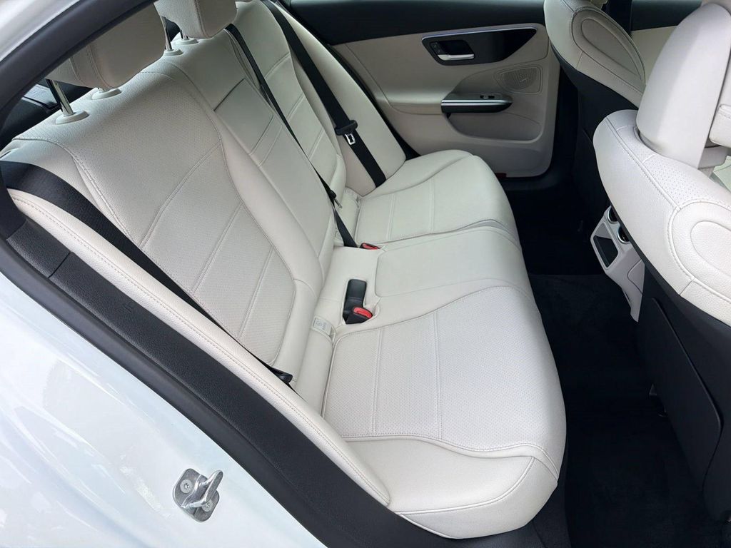 2026 Mercedes-BENZ C-CLASS — миниатюра 30