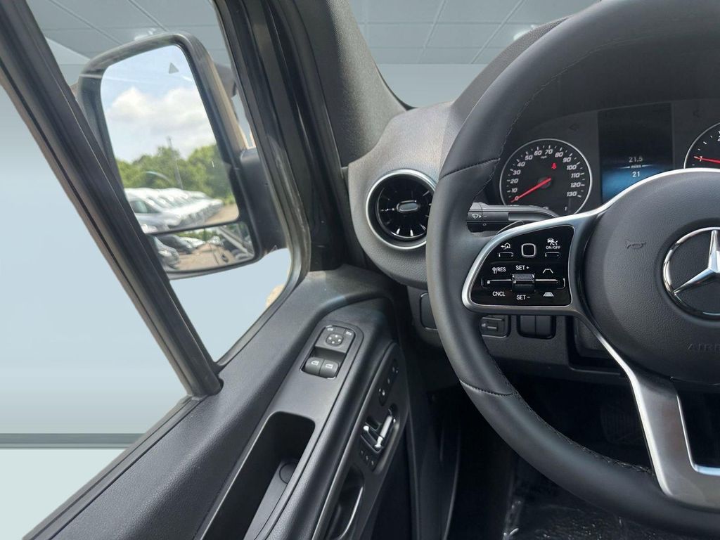 2024 Mercedes-BENZ OTHERS 缩略图 24