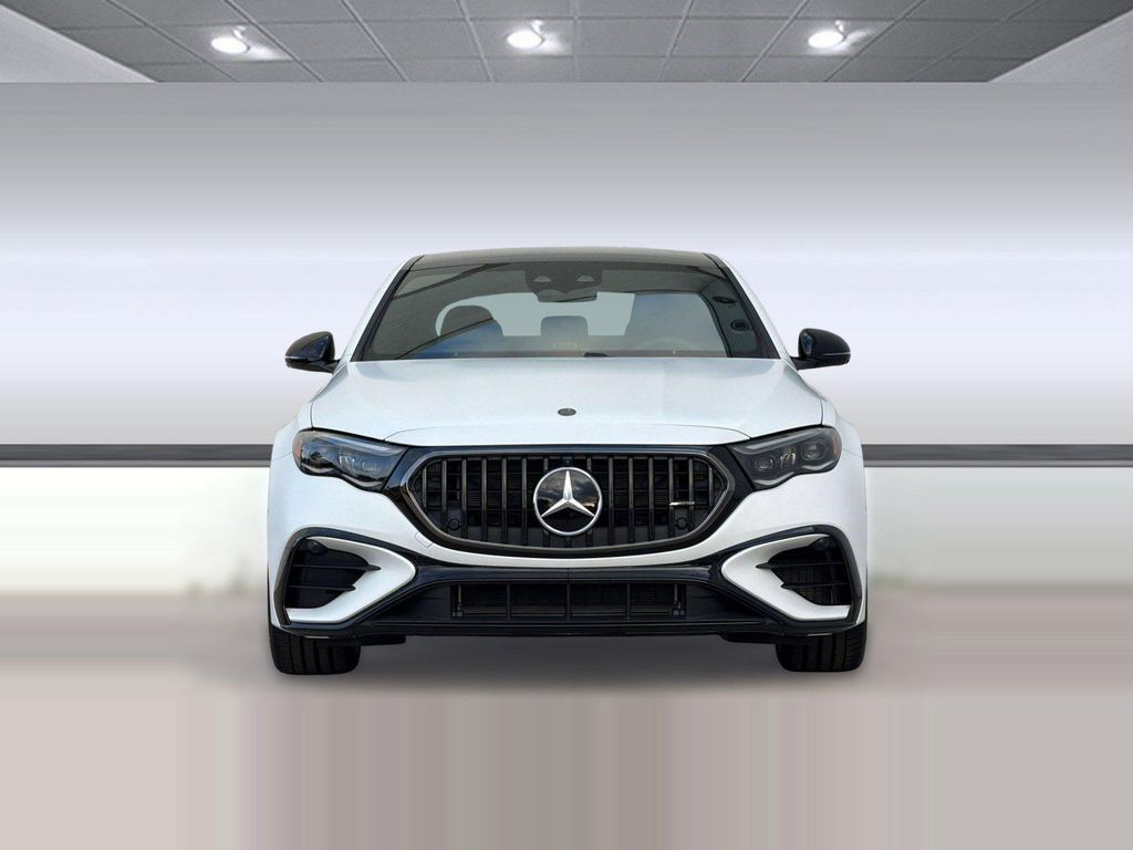 2026 Mercedes-BENZ AMG E 53 E 4MATIC+ — фото 6