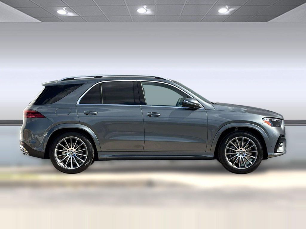 2026 Mercedes-BENZ GLE — фото 8